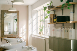 light bright hair salon
